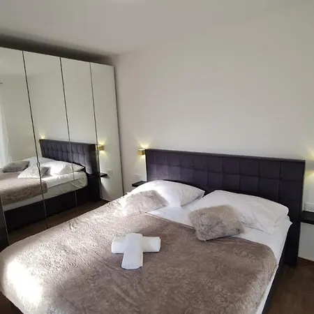 Pool House Roma Villa *