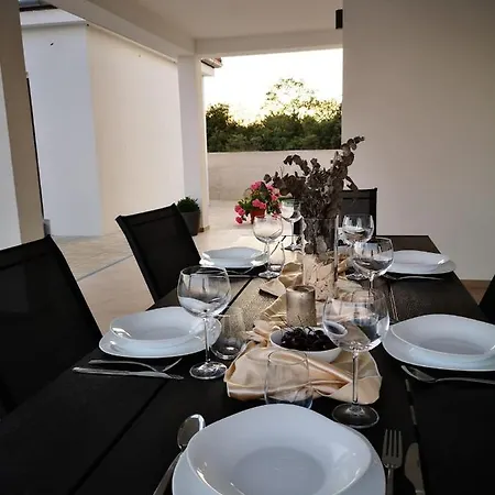 Villa Pool House Roma Nin